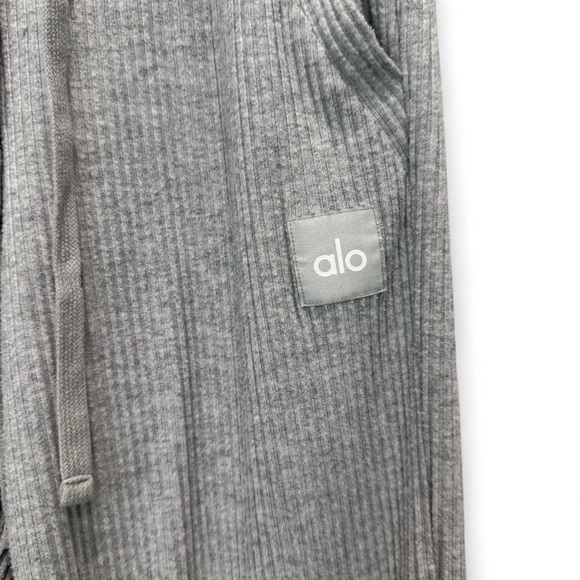 Alo Yoga Muse Sweatpants - Picture 6 of 10